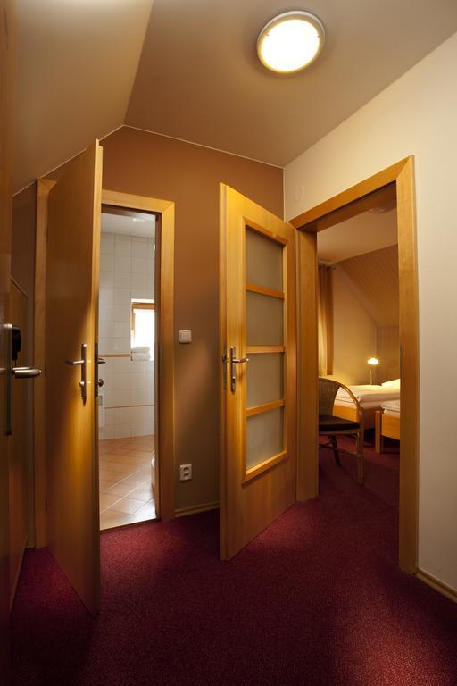 Hotel Kravi Hora Боржетіце Екстер'єр фото